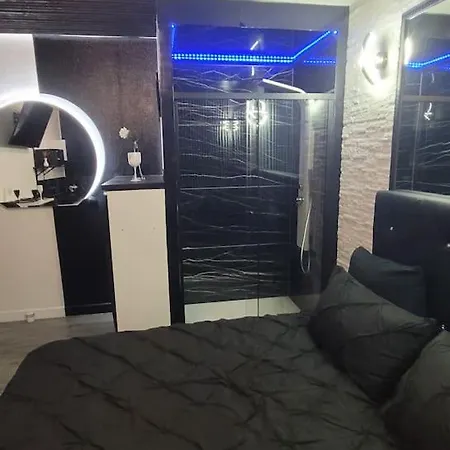 Black And White * ルマン